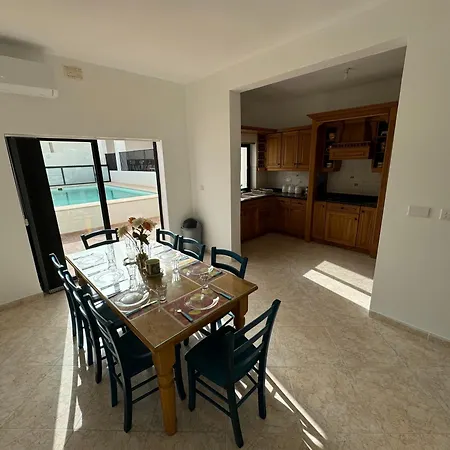 Maison D'amour Farmhouse