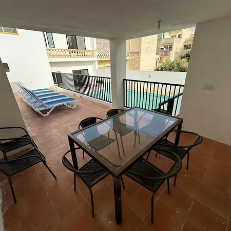 Maison D'amour Farmhouse