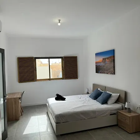 Maison D'amour Farmhouse בית הארחה *