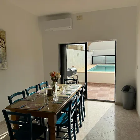 Maison D'amour Farmhouse בית הארחה