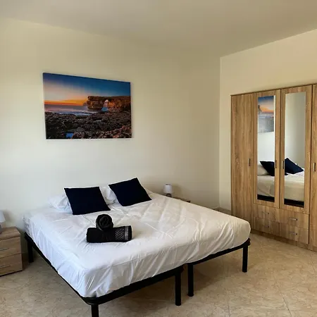 בית הארחה Maison D'amour Farmhouse 3*