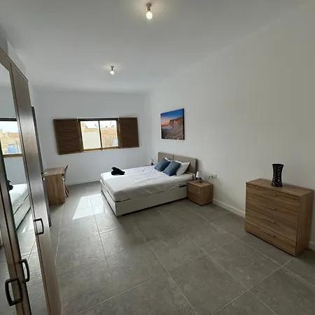 Maison D'amour Farmhouse בית הארחה
