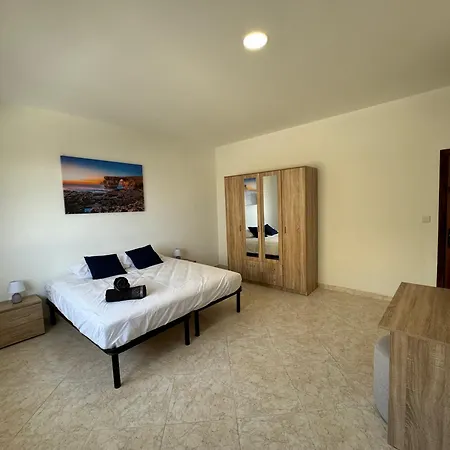 Maison D'amour Farmhouse בית הארחה