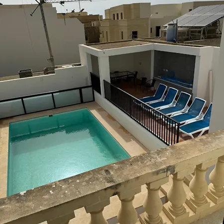 Maison D'amour Farmhouse נדור