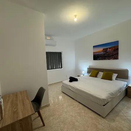 Maison D'amour Farmhouse בית הארחה *
