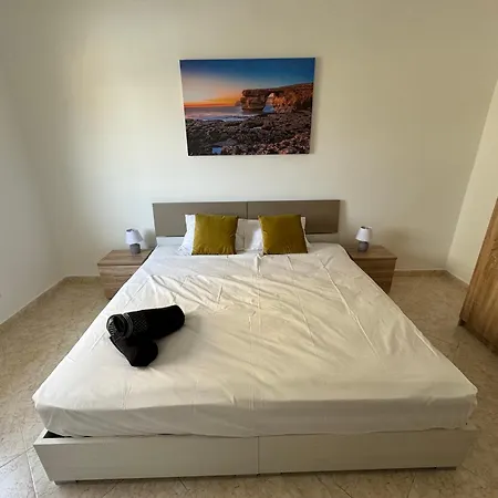 Maison D'amour Farmhouse נדור