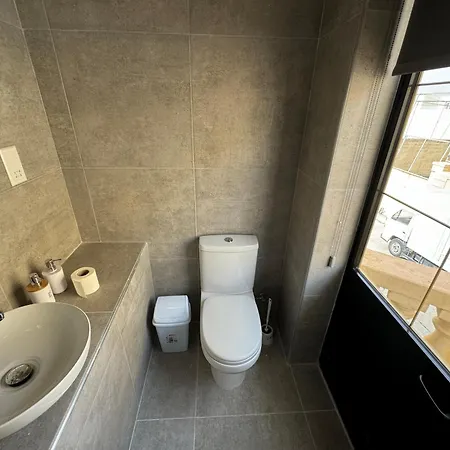 Maison D'amour Farmhouse בית הארחה נדור