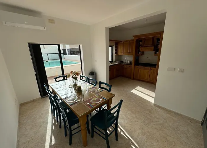 Maison D'amour Farmhouse